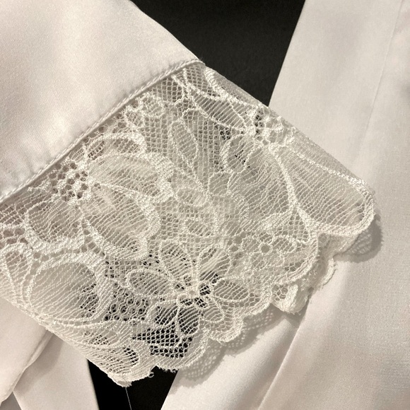 La Senza satin kimono robe with lace - Picture 4 of 8